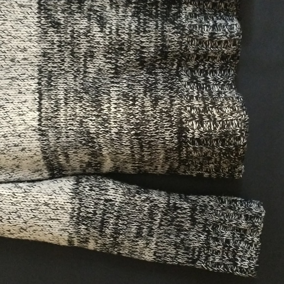 Effeci Oversized Turtleneck Striped Juliette Sleeve Sweater - Picture 4 of 12